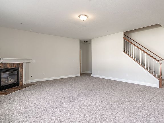 5th image of 4203 Monterey Dr