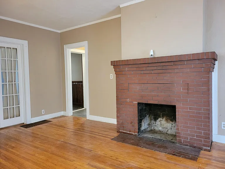 512 College Ave #1 — Photo 2