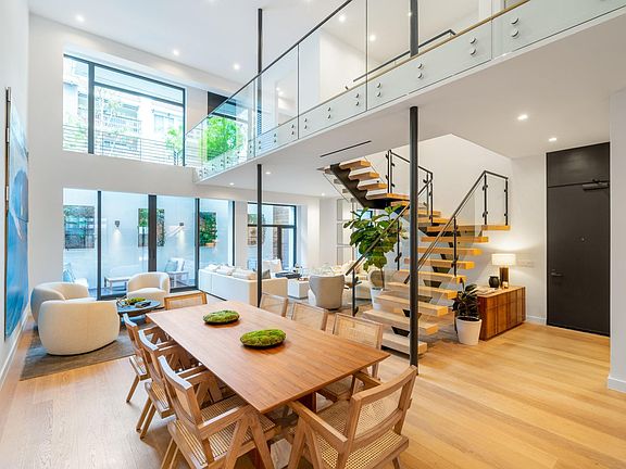 5th image of 702 N Doheny Dr #303