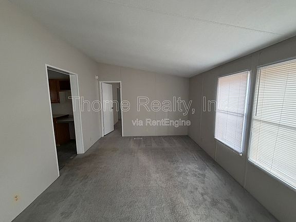 3rd image of 26 Hemlock Ln