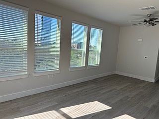 5th image of 2100 Memorial Dr #1B-1Ba