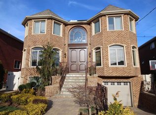 217 Finlay St, Staten Island, NY 10307
