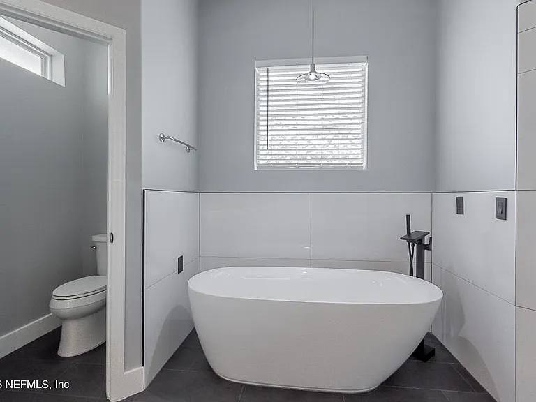 1770 Victoria Chase Ct — Photo 60