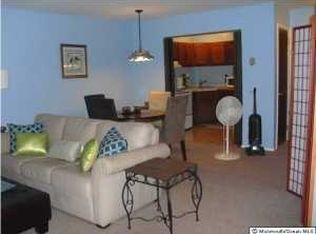 19 Yorktowne Dr, Manalapan, NJ 07726