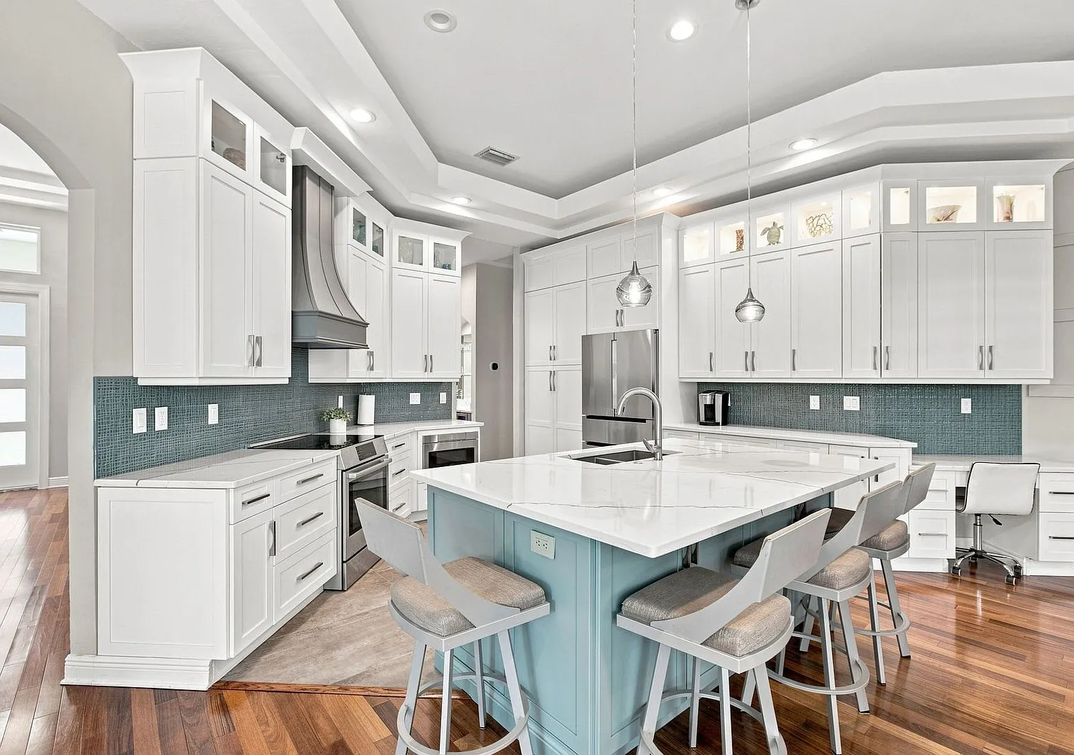 ** Hawksridge ** 4 Bed / 3 Bath - Pool Home - Stunning Finishes! - Seasonal Or Short Term Rental — Photo 4
