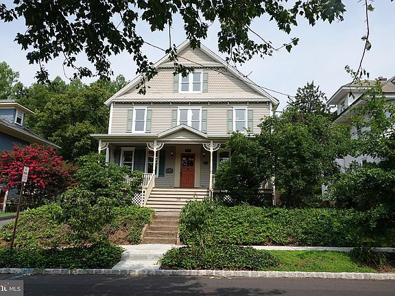 5th image of 36 Hart Ave