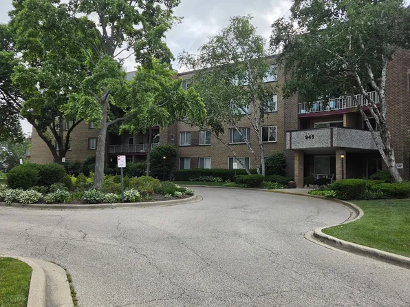 945 E Kenilworth Ave Unit 110, Palatine, IL 60074