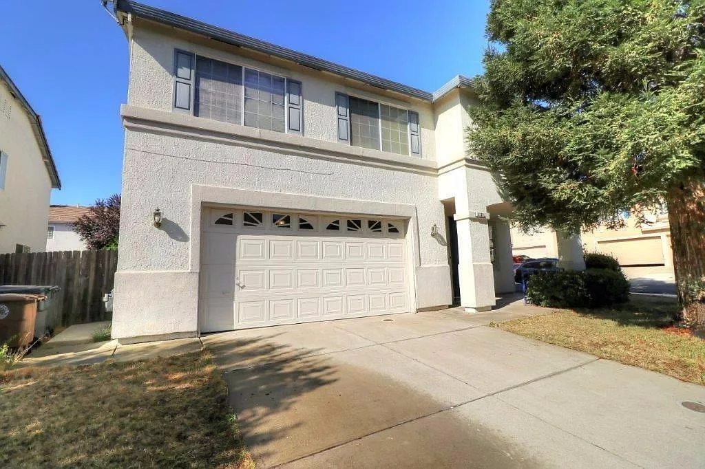 5725 Moon Creek Way photo 1