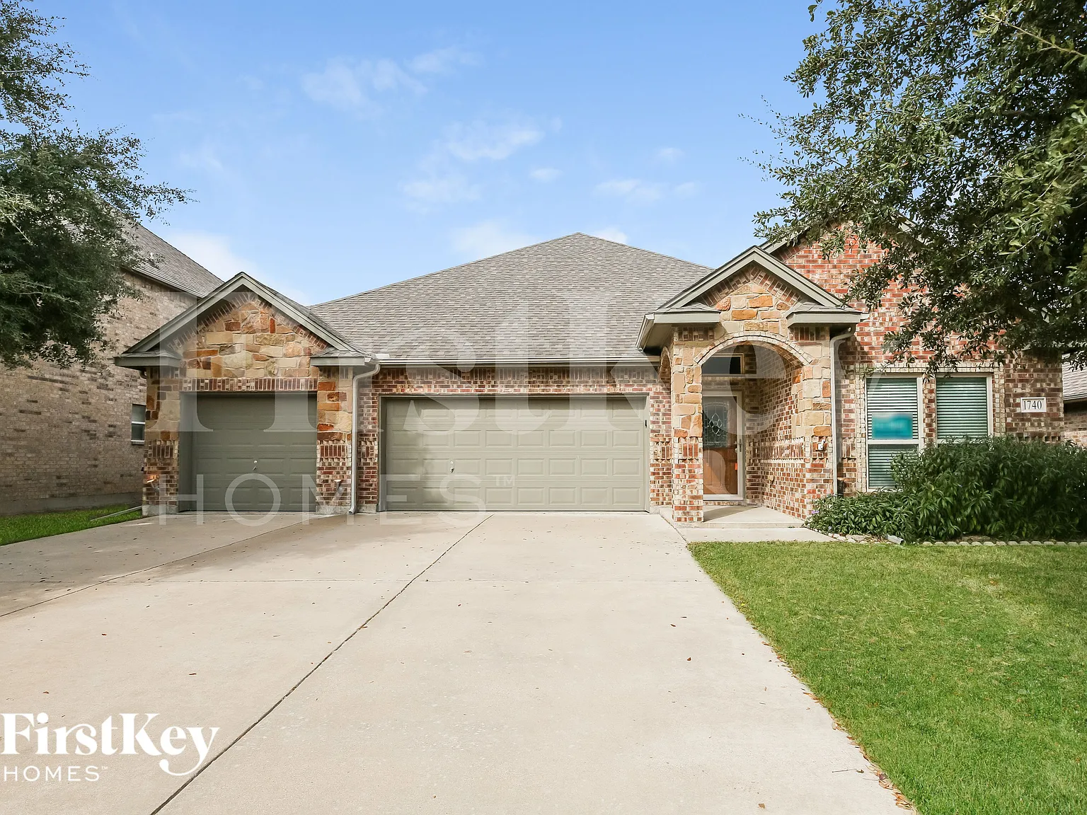 4 bed, 2.0 bath, 2238 sqft, $2,450 — Photo 1