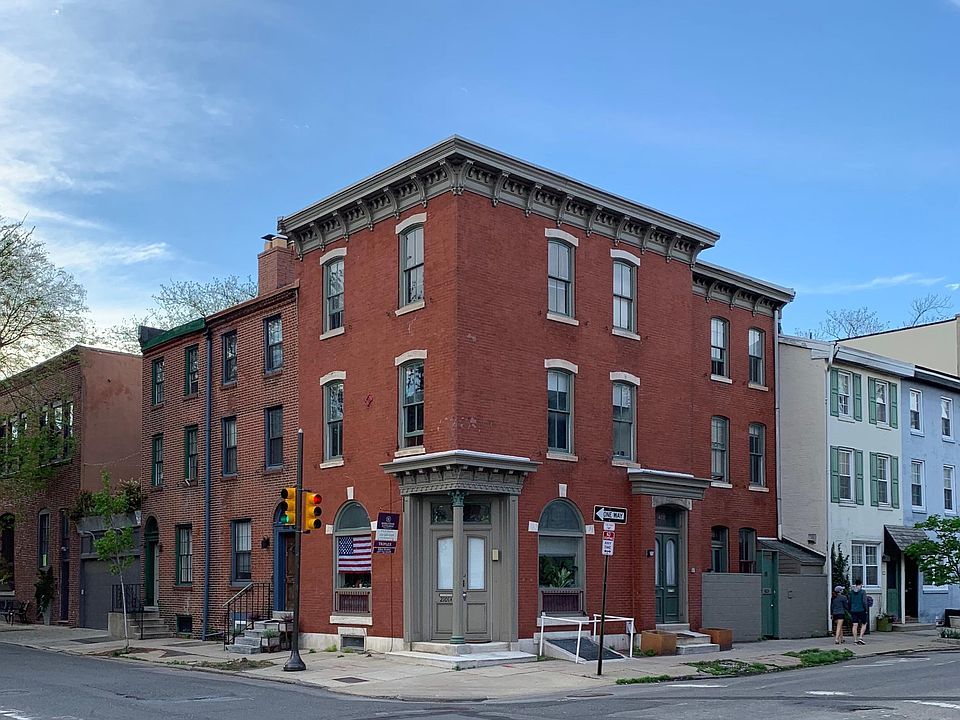 1st image of 2101 Lombard St Unit B