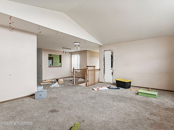 5th image of 749 W Streamwood Blvd Unit B