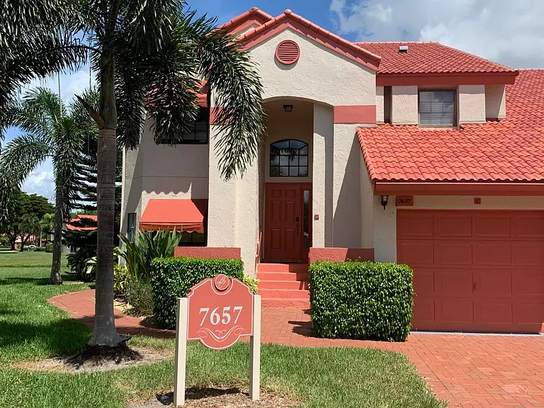 7657 Lexington Club Blvd #C — Photo 46