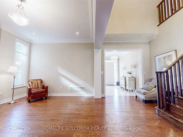 28 Stollery Pond Cres — Photo 11