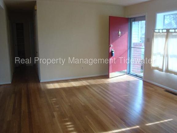 3rd image of 5440 Sandpiper Ln
