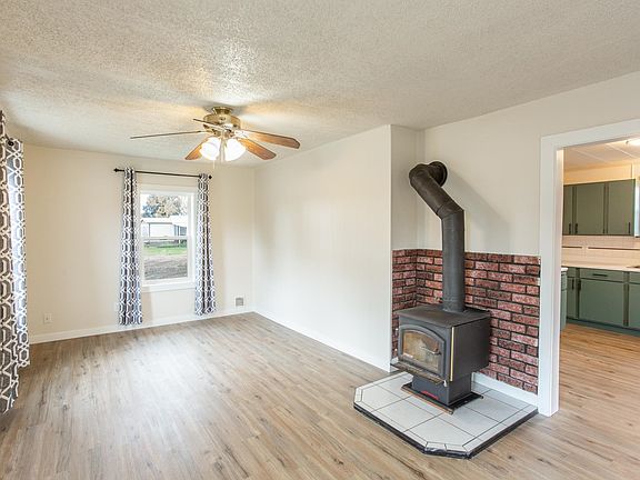 4th image of 18622 E Riverway Ave