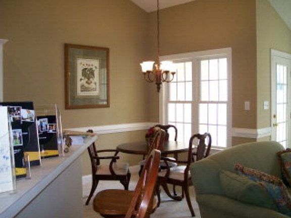 2nd image of 2609 Shire Ln
