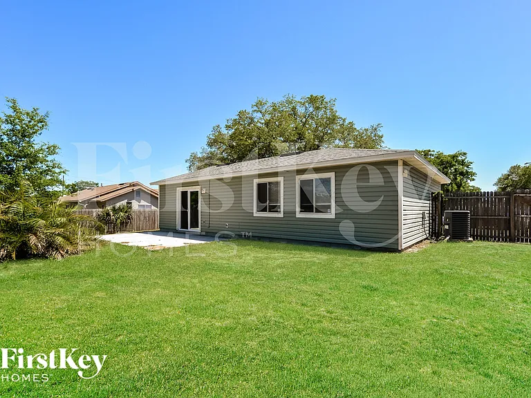 121 Summerset Dr — Photo 15