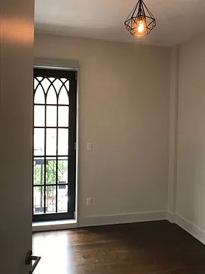 Rented by Nooklyn NYC LLC | media 65