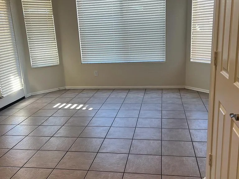 4322 W Fremont Rd — Photo 3
