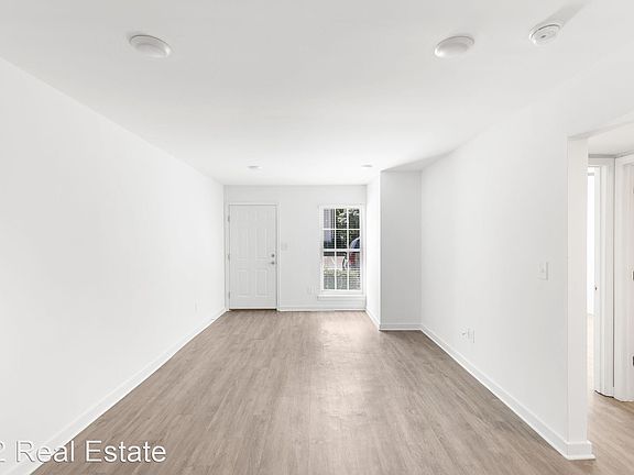 3rd image of 685 Idlewild Cir #G