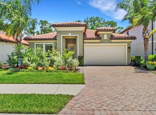 4419 Raffia Palm Cir, Naples, FL 34119