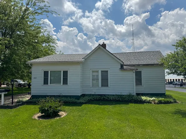 252 W Ottawa Rd, Paxton, IL 60957