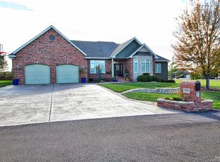 2524 Berwick Cir, Salina, KS 67401