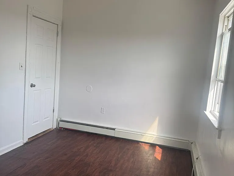 202 Noble Ave #3 — Photo 3