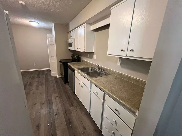 2563 Terrace Trl — Photo 11
