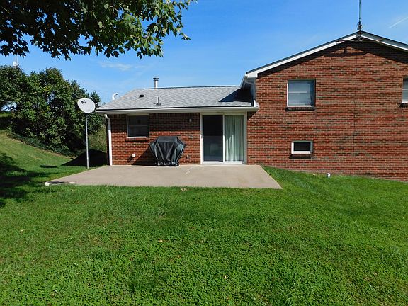 3rd image of 132 Franklin Dr