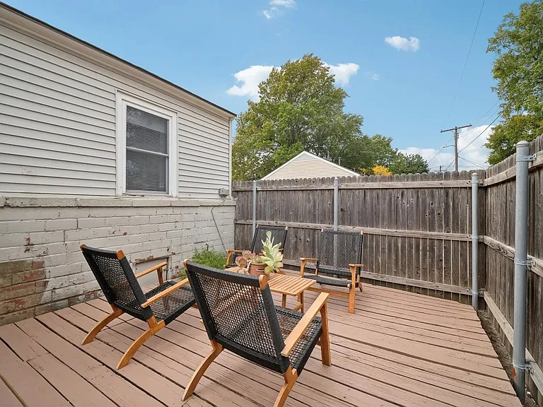 1417 E 38th Pl #A — Photo 20