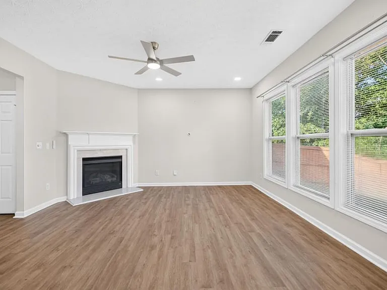 4379 Annlette Dr NW — Photo 5
