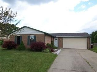 1017 Meadowrun Rd, Englewood, OH 45322