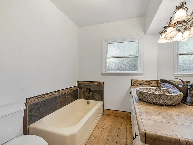 1427 N Arthur Ave — Photo 14