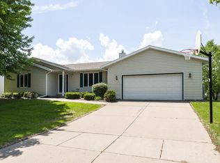 1115 Johnson St, Onalaska, WI 54650