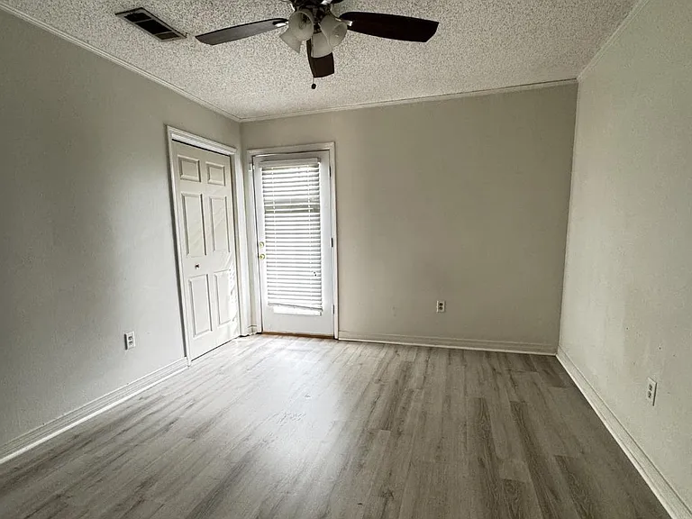 847 E Boyd Dr #D — Photo 8