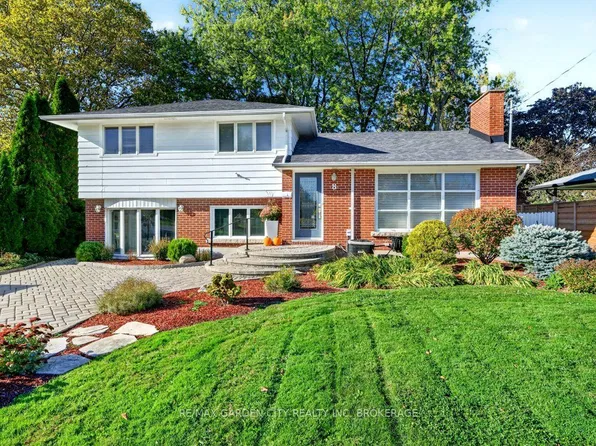 8 Agar Dr, Saint Catharines, ON L2M 3K3