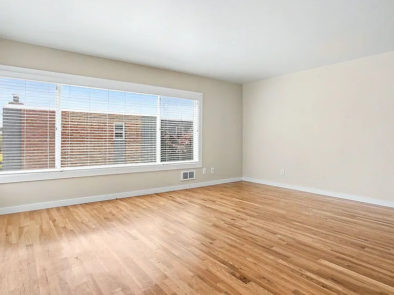 1221 Apartments — Photo 20