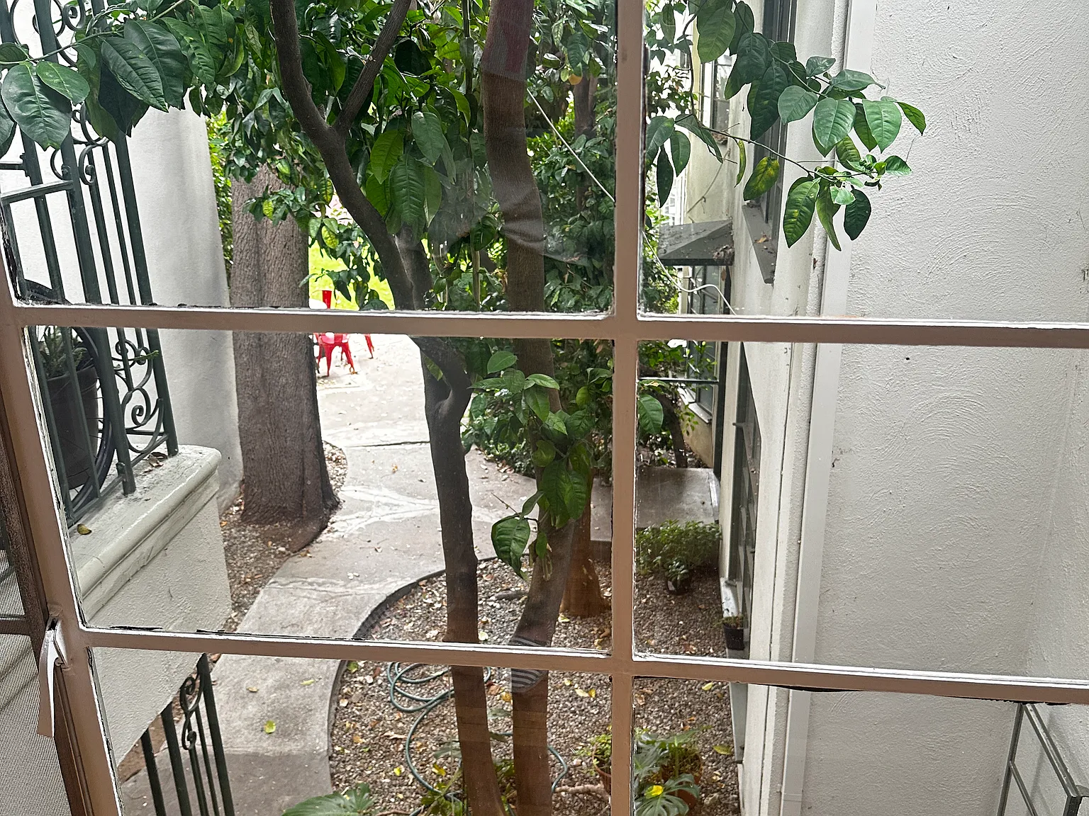 1 bed, 700 sqft, $2,400 — Photo 3