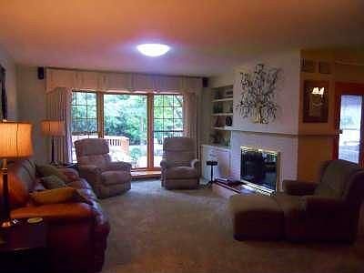 5th image of 411 Pamela Sue Dr