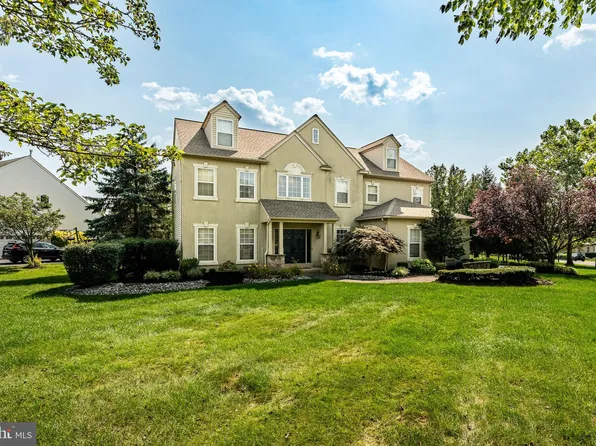 2062 Lockerbie Rd, Schwenksville, PA 19473