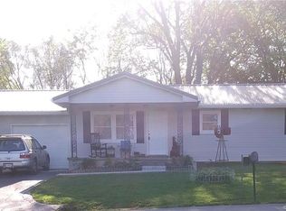 10264 S Bixler Rd, Pekin, IN 47165