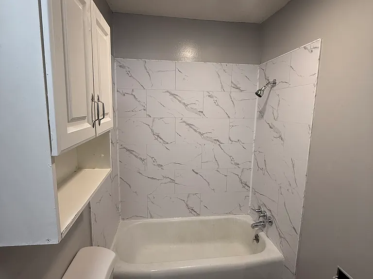 736 W 25th St #B — Photo 10