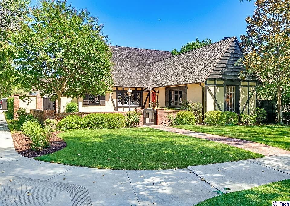 1st image of 1806 Twin Palms Dr