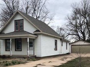 201 S Plum St, Pretty Prairie, KS 67570