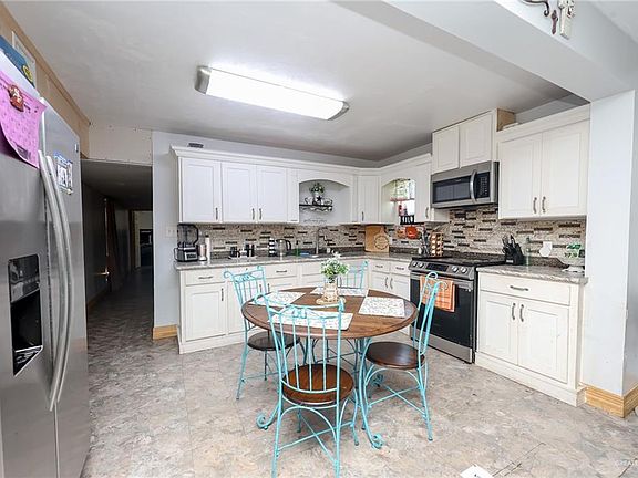 4th image of 801 N Pino St