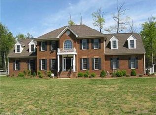 3418 N Riverside Dr, Lanexa, VA 23089