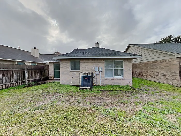 907 Briarcreek Dr — Photo 16