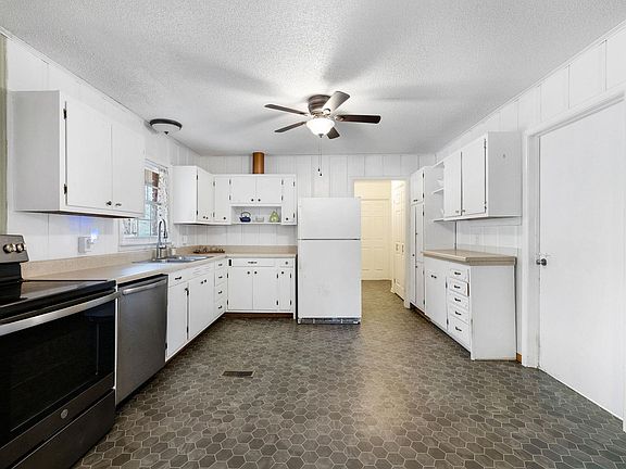 5th image of 226 County Road 598