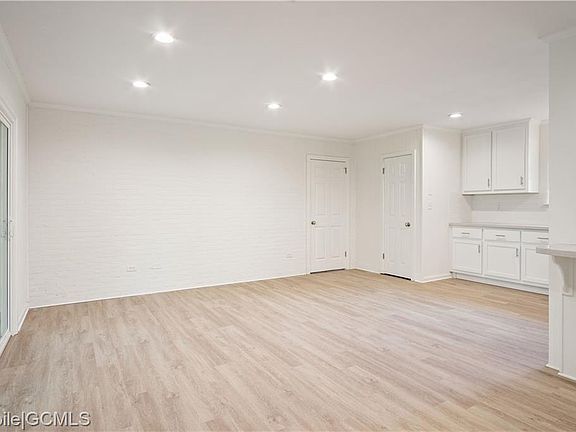 3rd image of 4109 Beacon Ln